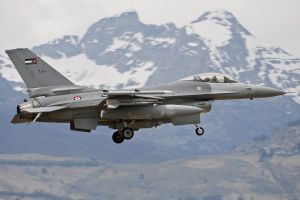 aviano april 16  2011 lion61 f 16a 680 6thsquadron al azraq ab  jordan aviano april 16  2011 lion61 f 16a 680 6thsquadron al azraq ab  jordan