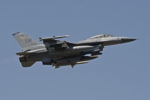 aviano august 21  2011 oup105 f 16cm 91 0394 55thfs 20thfw  shaw afb  sc take off pm mix aviano august 21  2011 oup105 f 16cm 91 0394 55thfs 20thfw  shaw afb  sc take off pm mix