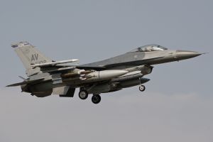 aviano march 26  2011 viper07 f 16cm 89 2102 510thfs 31stfw avianoab  italy aviano march 26  2011 viper07 f 16cm 89 2102 510thfs 31stfw avianoab  italy