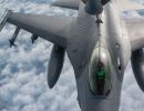F-16 pilots, KC-135 crews team for mid-air refueling training F-16 pilots, KC-135 crews team for mid-air refueling training