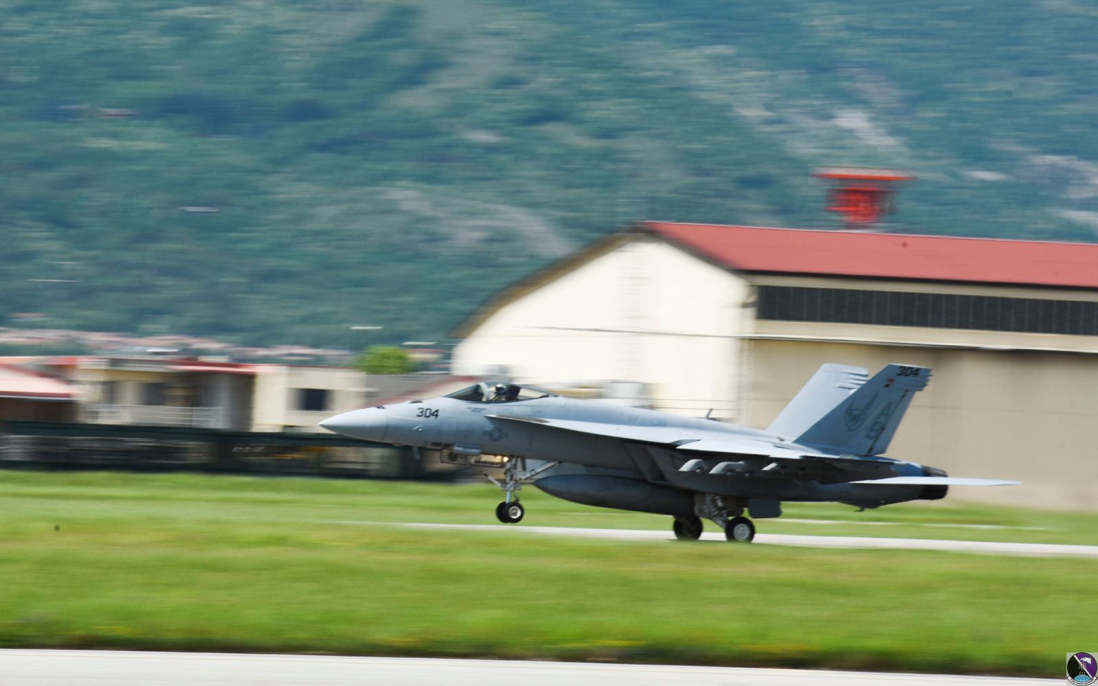 Jet takes off at Aviano Jet takes off at Aviano