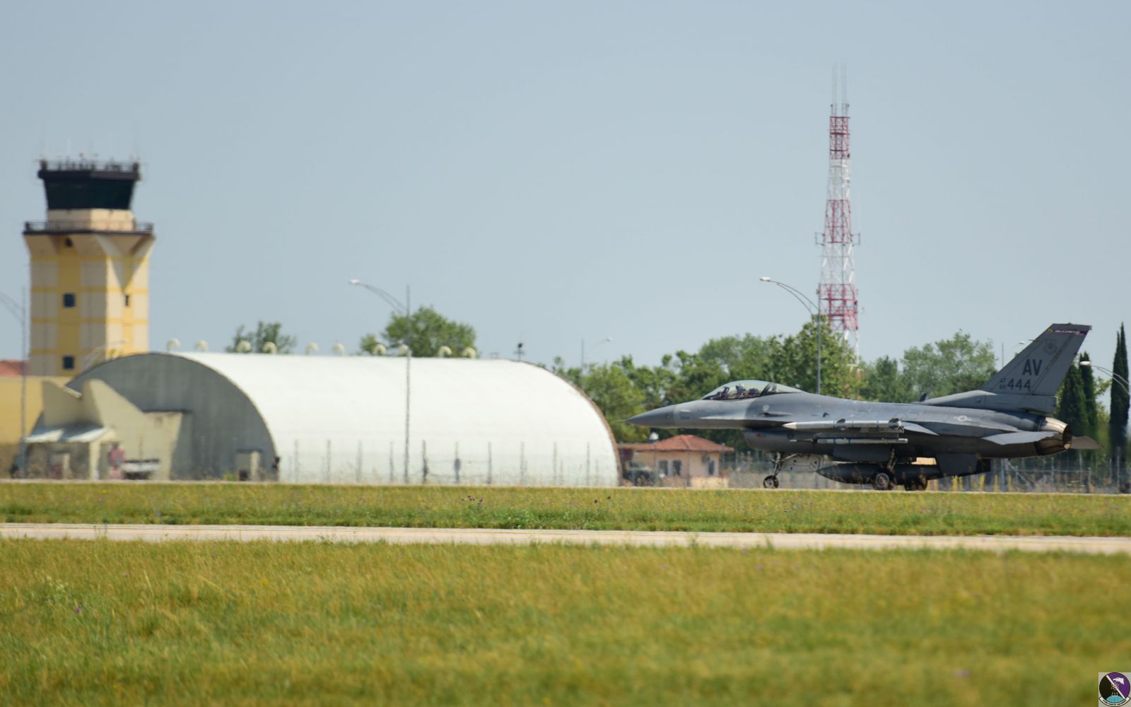 F-16 Fighting Falcon prepares for flight F-16 Fighting Falcon prepares for flight